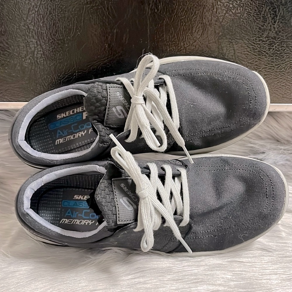 Skechers Black and Gray Sneakers with Memory Foam NWOT